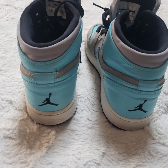 Nike 2015 AIR JORDAN 1 MID GS TIDE POOL SZ 7Y 332148 BABY BLUE GREY MID SNEAKER - Picture 3 of 12
